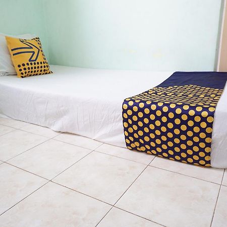 Spot On 93611 Kost Pak Suyatno Syariah 2 Hotel Ponorogo Exterior photo