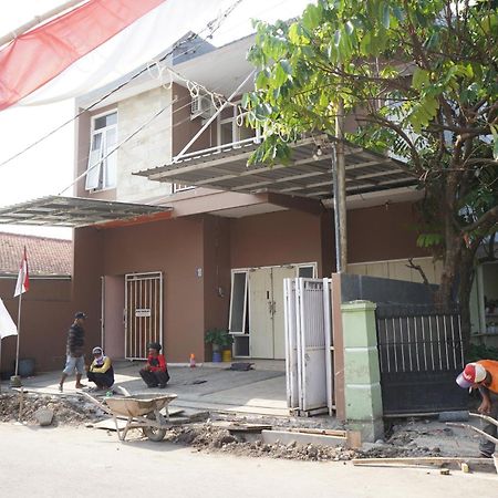 Spot On 93611 Kost Pak Suyatno Syariah 2 Hotel Ponorogo Exterior photo
