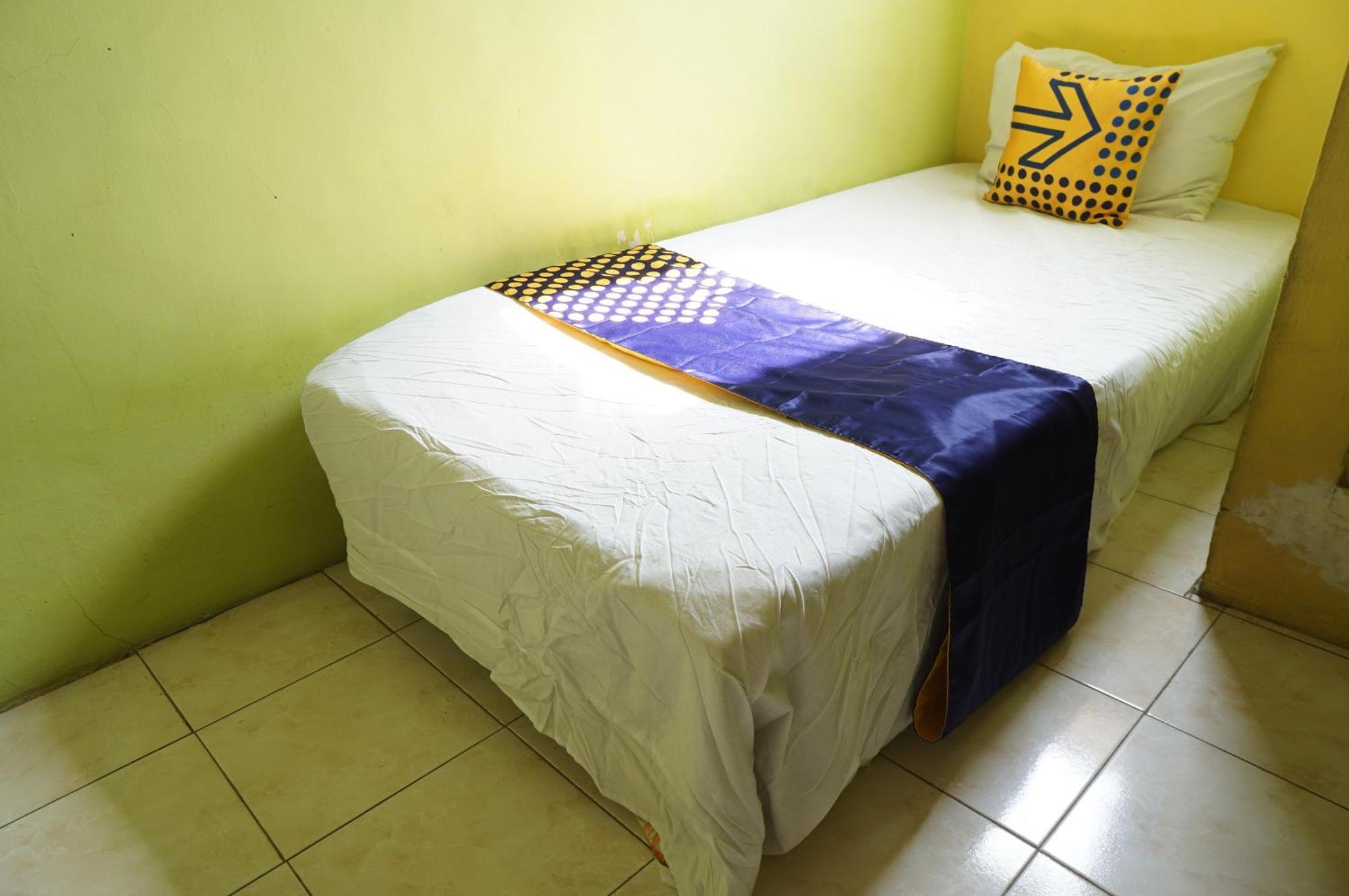 Spot On 93611 Kost Pak Suyatno Syariah 2 Hotel Ponorogo Exterior photo